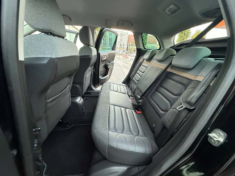 Citroen C3 Aircross 1.2 SHINE/AUT