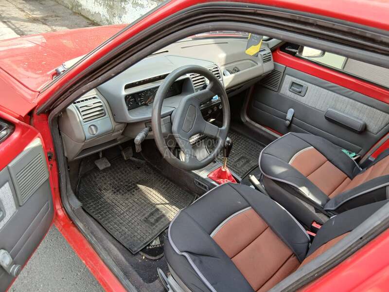Peugeot 205 