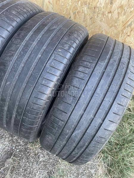 Pirelli 245/45 R18 Letnja