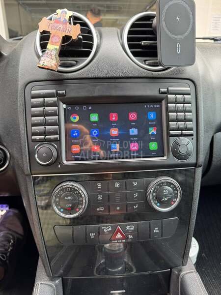 Multimedija 4/32GB Carplay