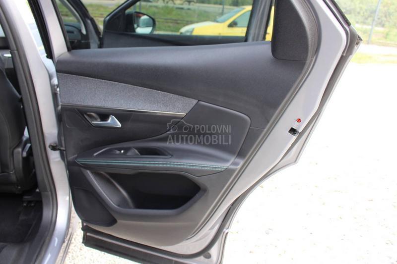 Peugeot 3008 1.5 HDI ALLURE