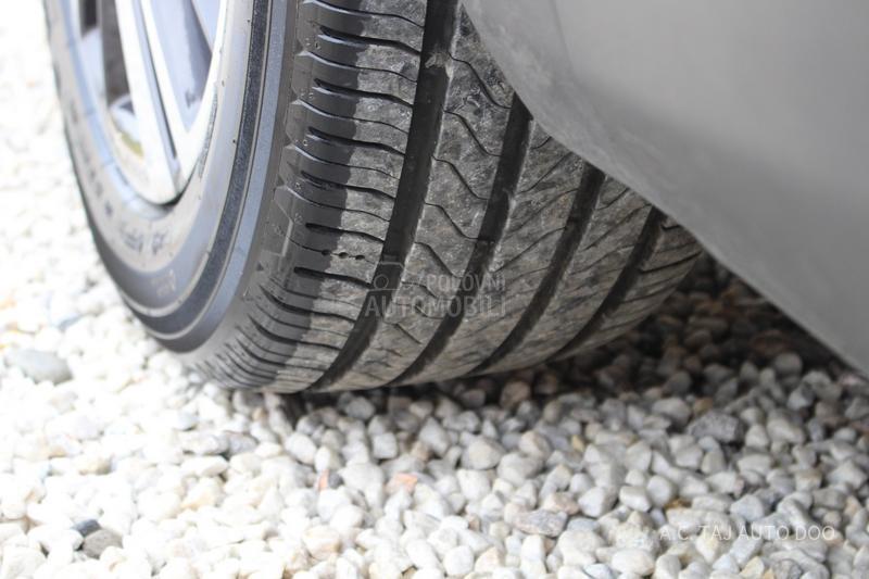 Peugeot 3008 1.5 HDI ALLURE