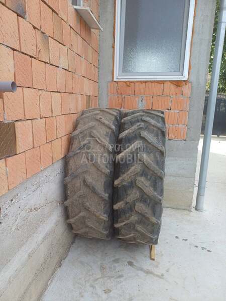 Case IH Treeleborg gume