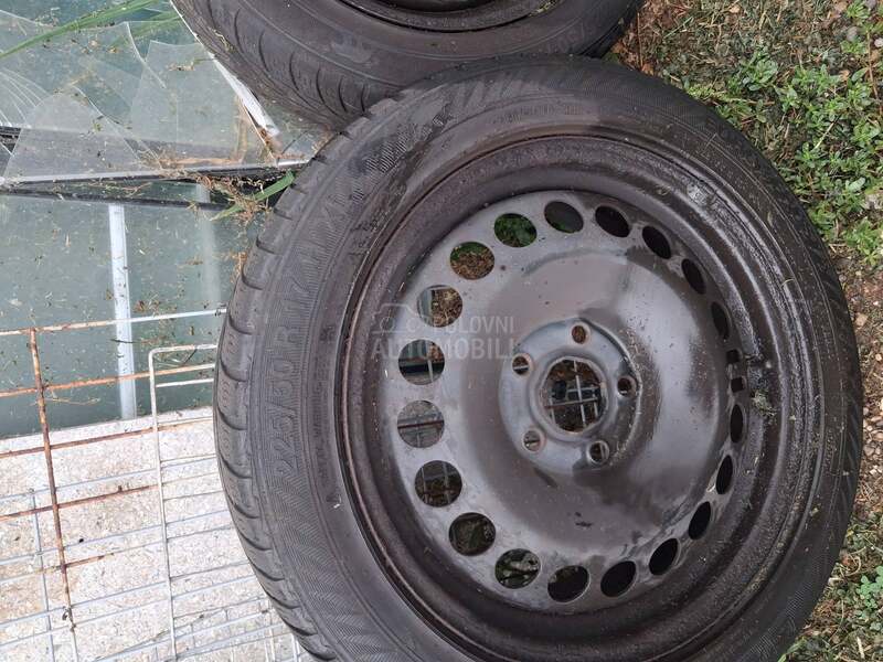 Ostalo 225/50 R17 Zimska