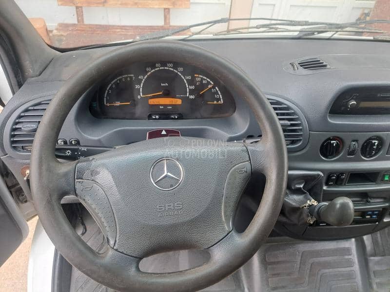 Mercedes Benz 311CDI