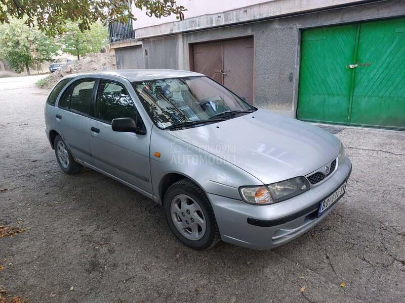 Nissan Almera 