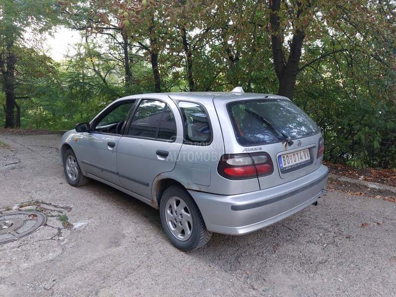 Nissan Almera 