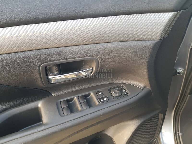 Mitsubishi Outlander 2.0 B INTENSE