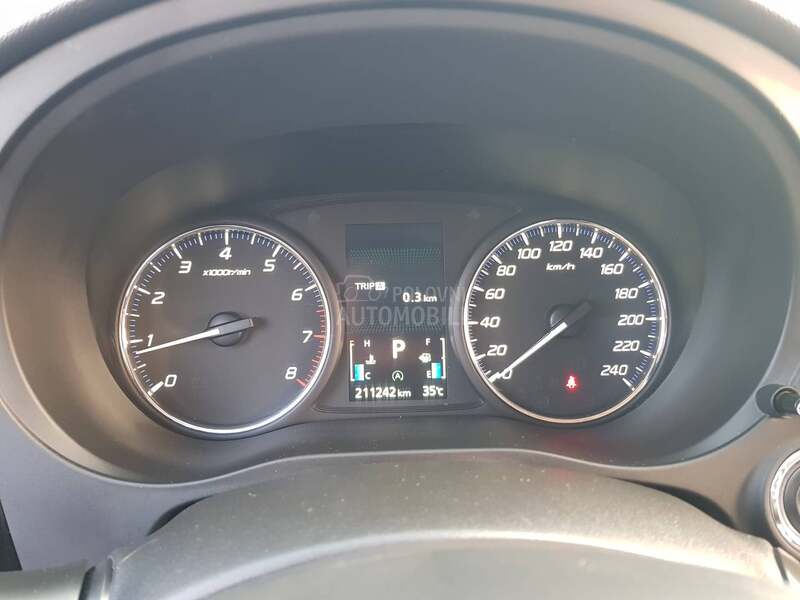 Mitsubishi Outlander 2.0 B INTENSE