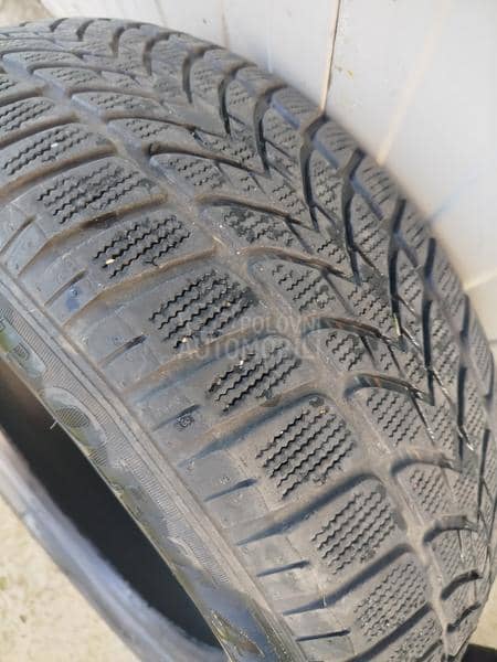 Dunlop 205/60 R16 Zimska