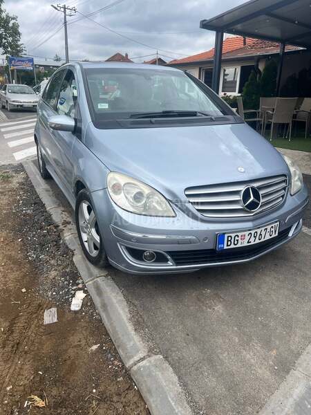 Mercedes Benz B 200 