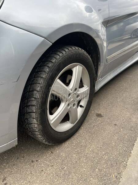 Mercedes Benz B 200 