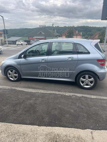 Mercedes Benz B 200 