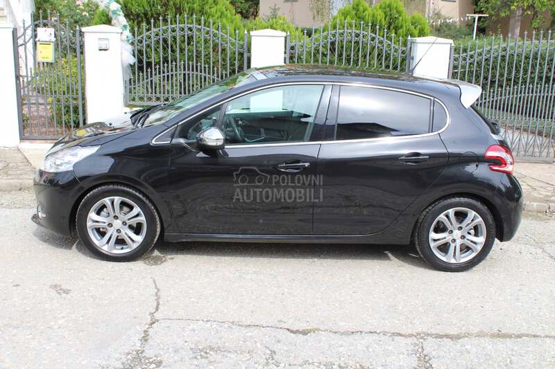 Peugeot 208 1.6 e-HDi Felline