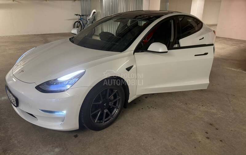 Tesla Model 3 Long Range