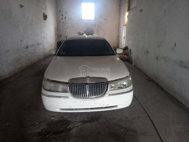 Lincoln Town car 4,6