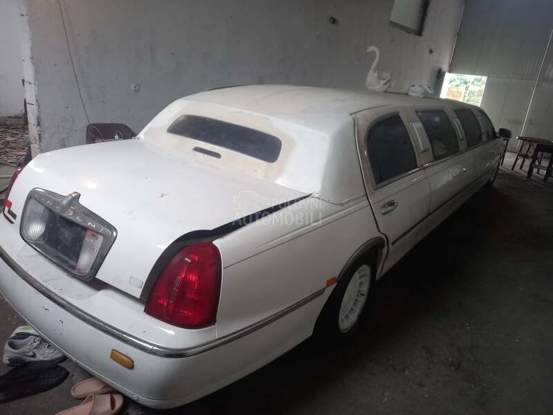 Lincoln Town car 4,6