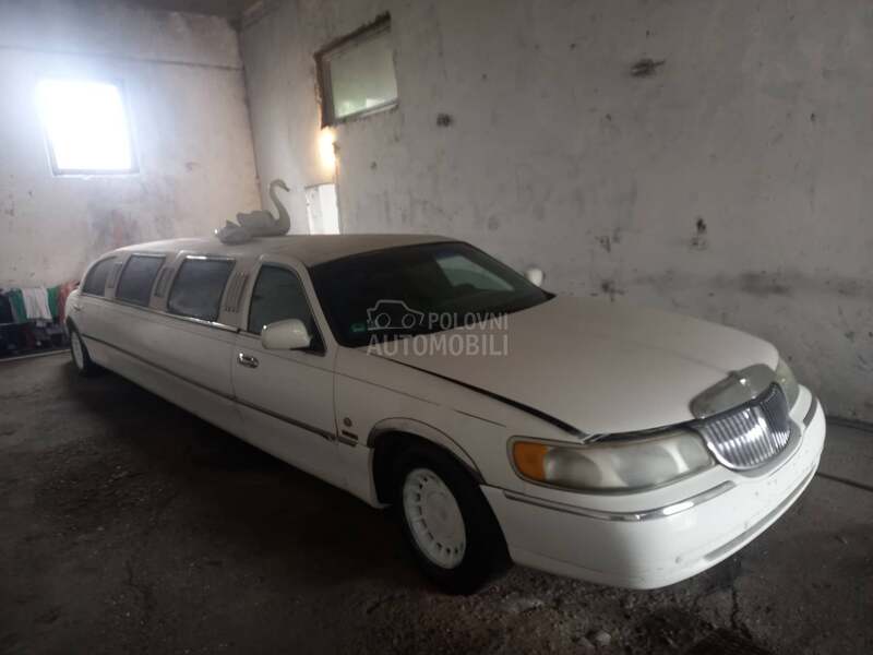 Lincoln Town car 4,6