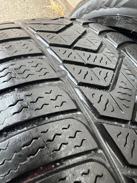 Pirelli 225/50 R17 Zimska