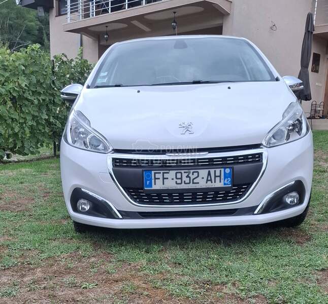 Peugeot 208 