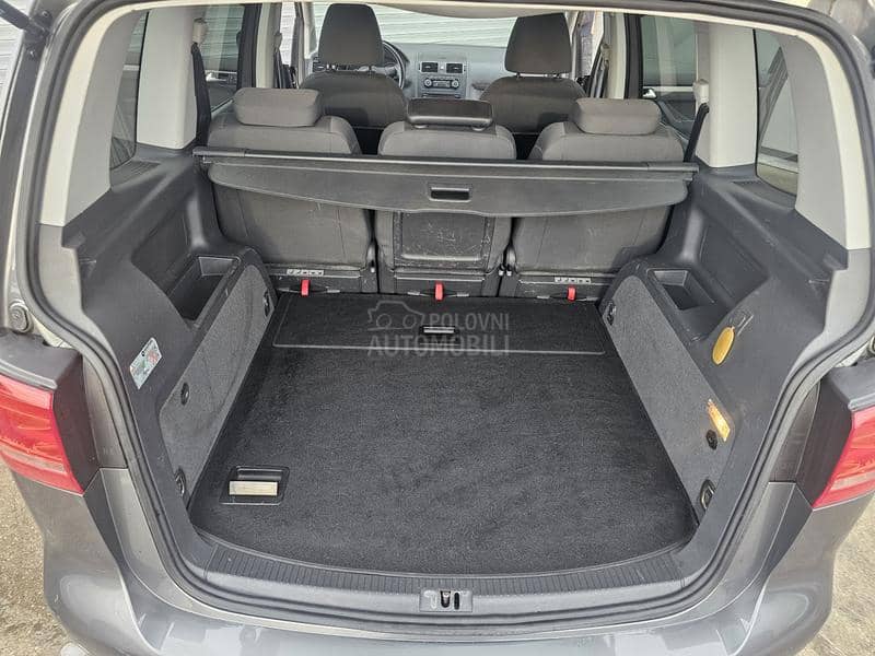 Volkswagen Touran 2.0TDI DSG Volkswagen Touran 2.0TDI DSG
