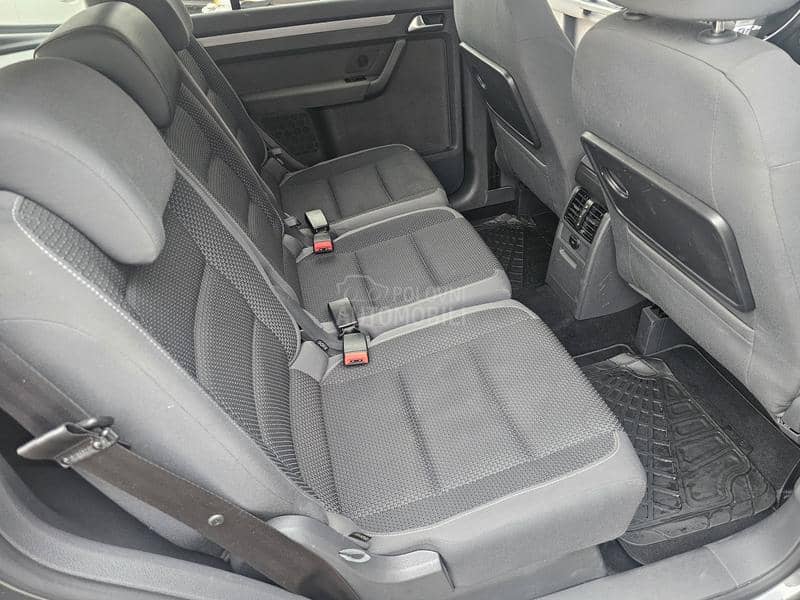 Volkswagen Touran 2.0TDI DSG Volkswagen Touran 2.0TDI DSG