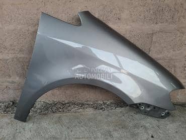 Desno krilo za Volkswagen Touran od 2006. do 2010. god.
