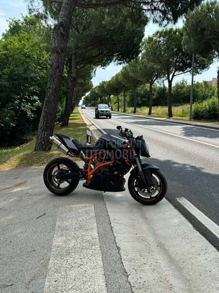 KTM SuperDuke 990R restajling