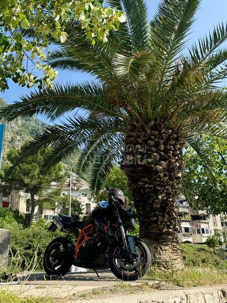 KTM SuperDuke 990R restajling