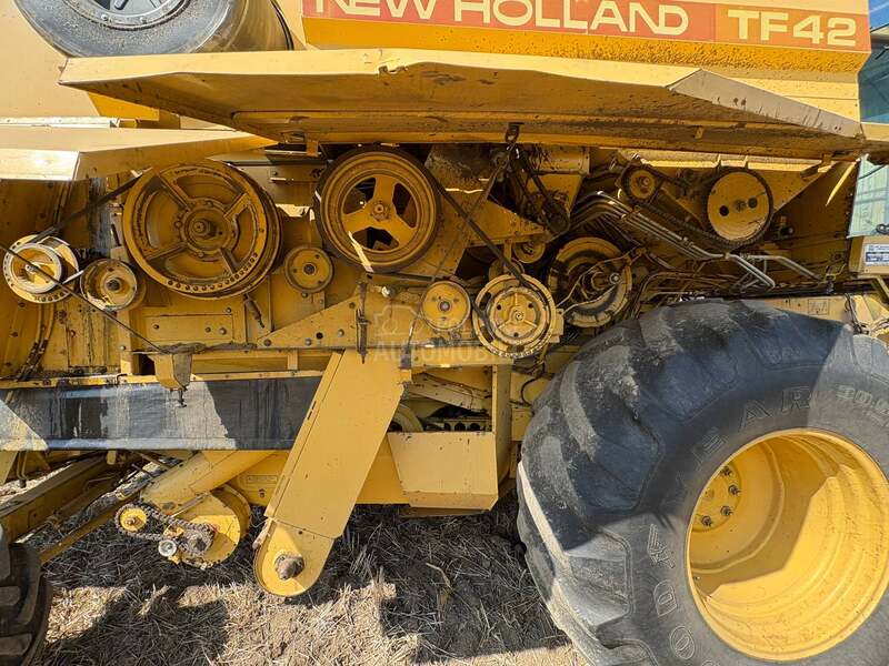 New Holland TF42
