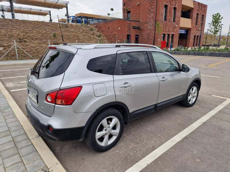 Nissan Qashqai + 2 