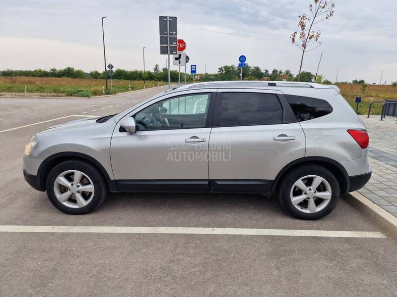 Nissan Qashqai + 2 