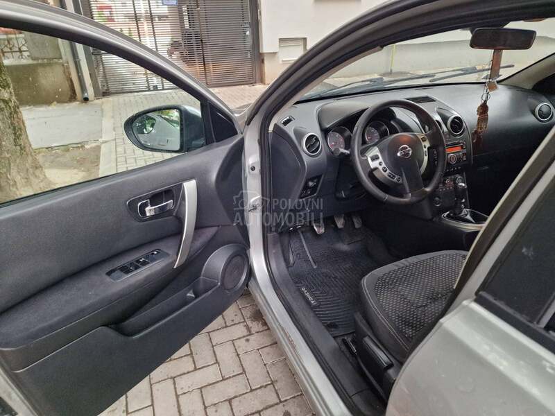 Nissan Qashqai + 2 