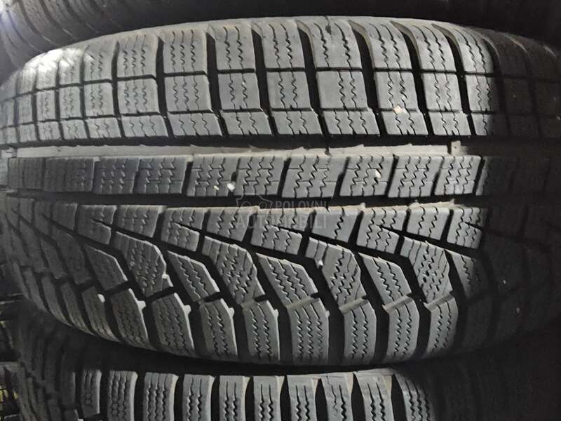 Hankook 205/45 R17 Zimska