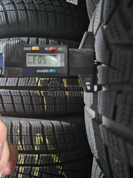 Hankook 205/45 R17 Zimska