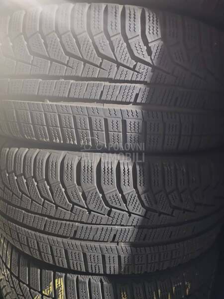Hankook 205/45 R17 Zimska