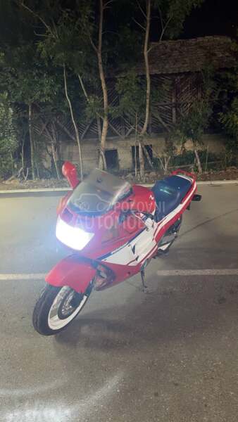 Honda CBR1000F