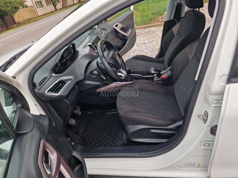 Peugeot 2008 1.2 N0V