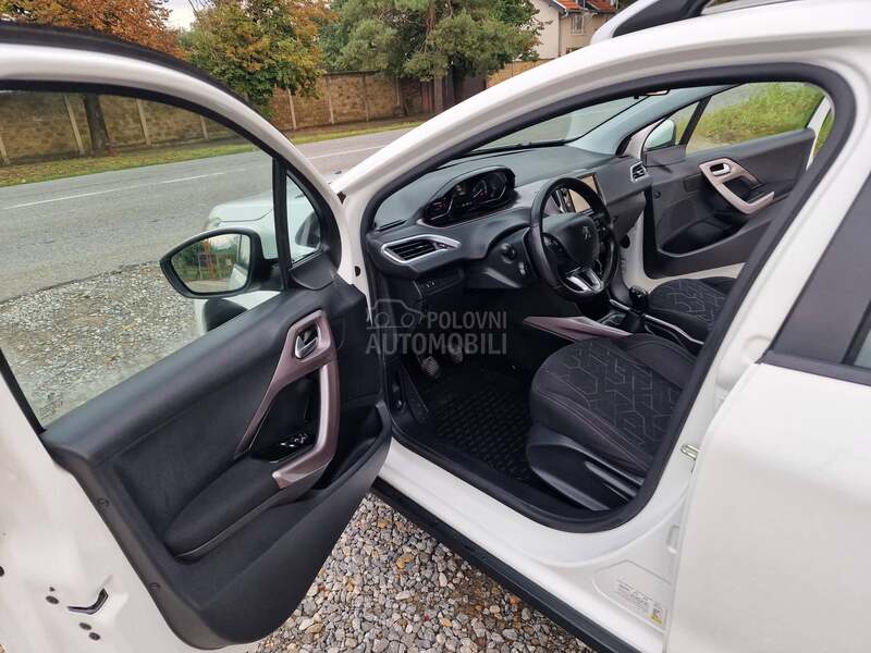 Peugeot 2008 1.2 N0V