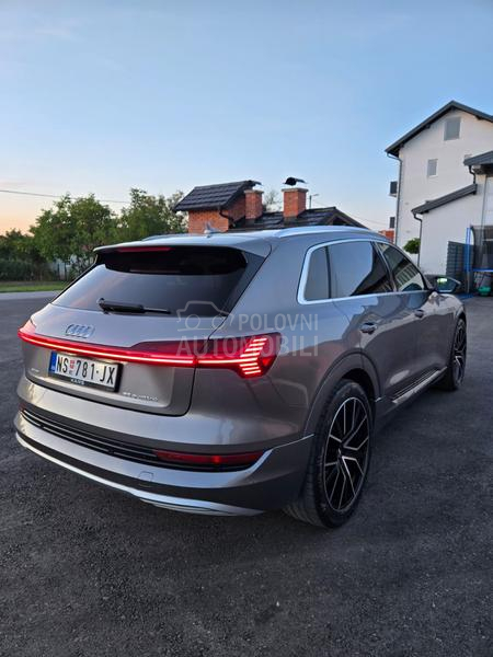 Audi e-tron 55/air/matrix/360