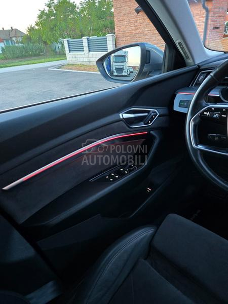 Audi e-tron 55/air/matrix/360