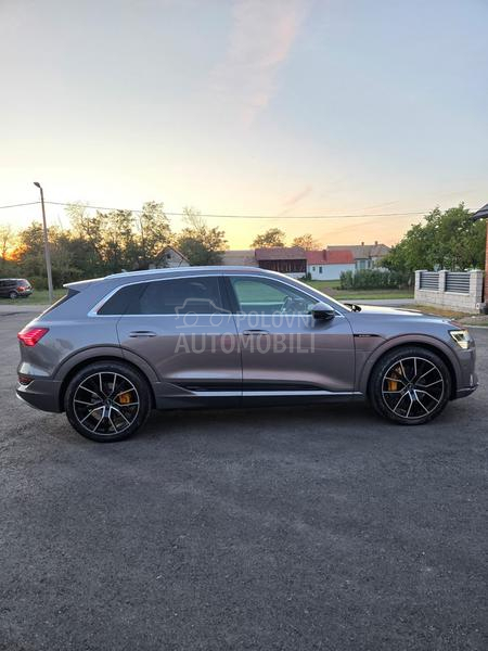 Audi e-tron 55/air/matrix/360