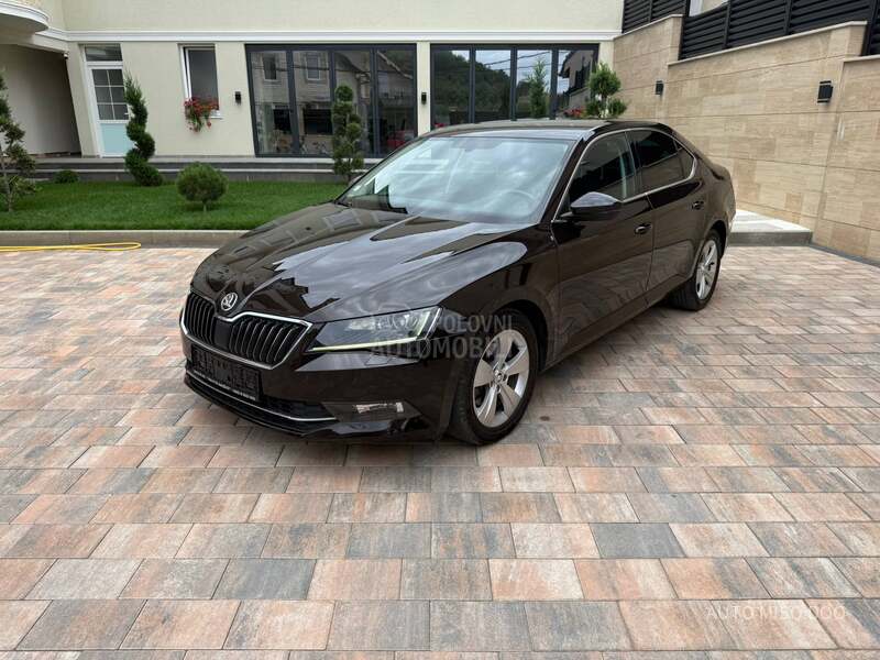 Škoda Superb 2,0 TDI DSG Virtual