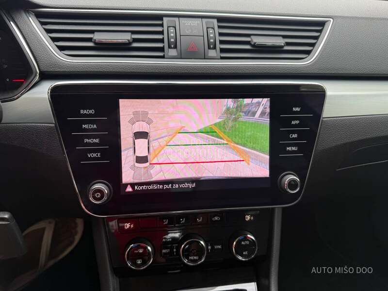 Škoda Superb 2,0 TDI DSG Virtual