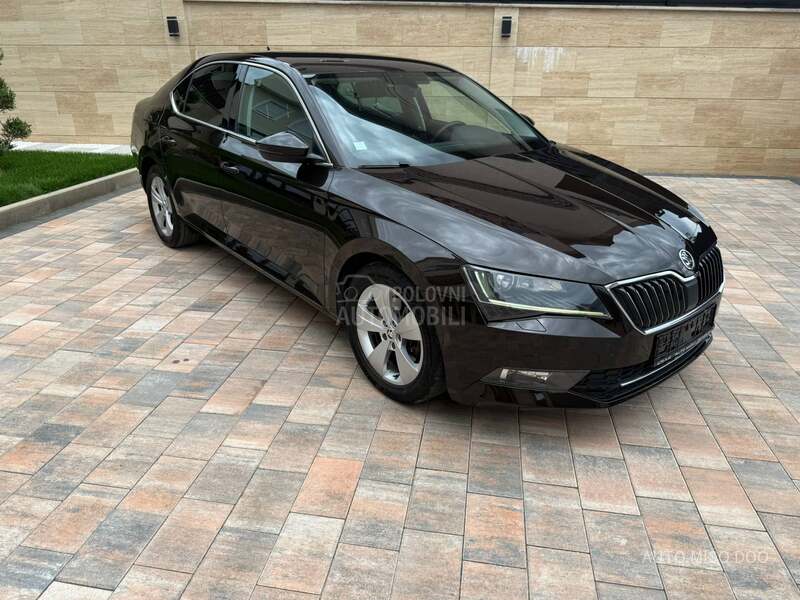 Škoda Superb 2,0 TDI DSG Virtual