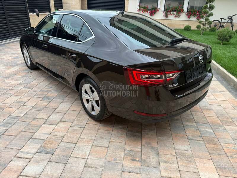 Škoda Superb 2,0 TDI DSG Virtual