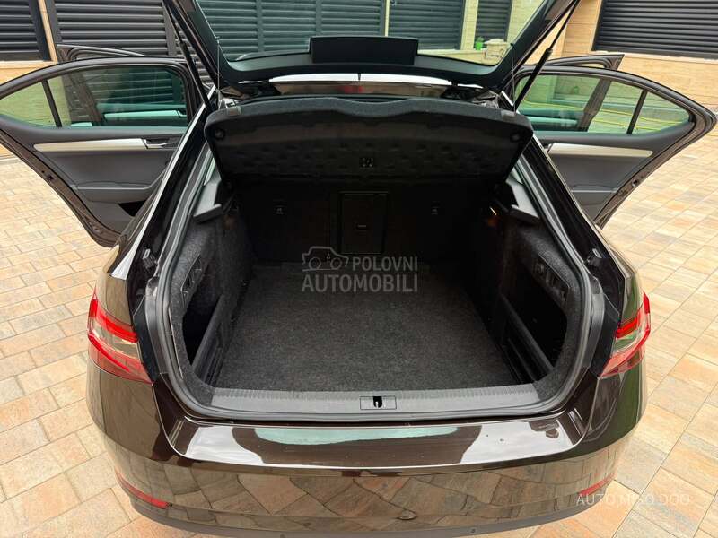 Škoda Superb 2,0 TDI DSG Virtual