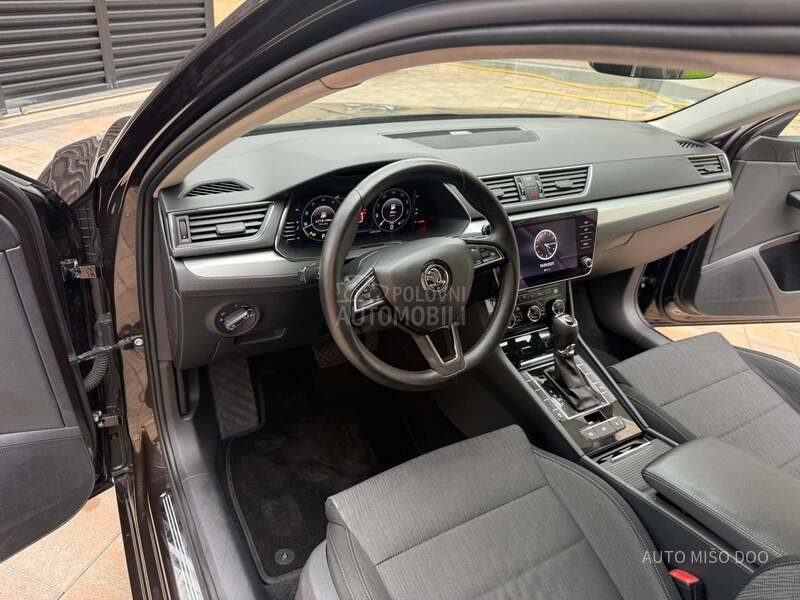 Škoda Superb 2,0 TDI DSG Virtual