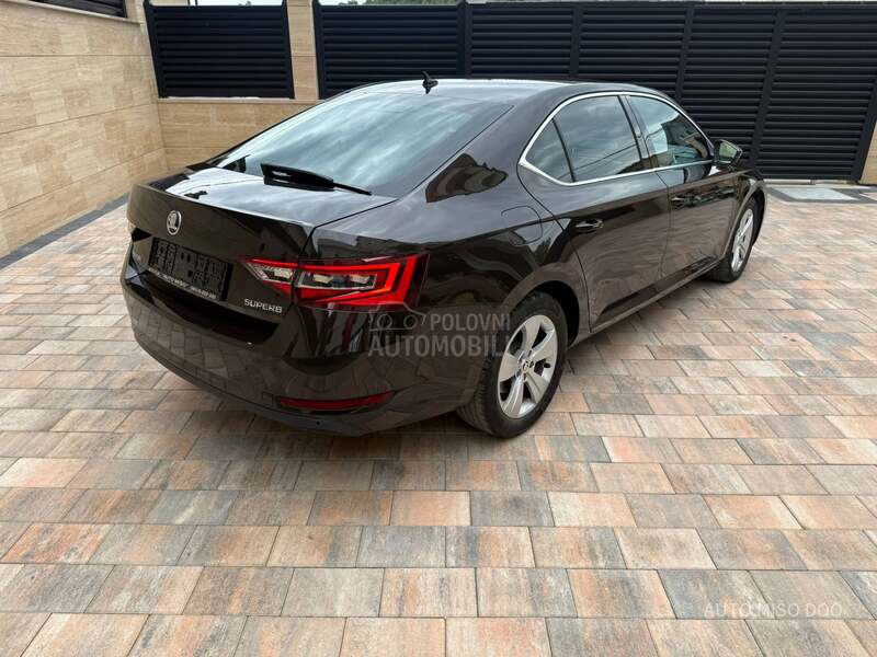 Škoda Superb 2,0 TDI DSG Virtual