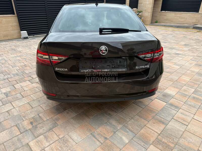 Škoda Superb 2,0 TDI DSG Virtual